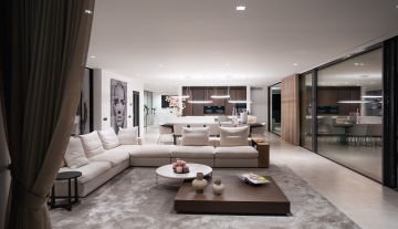 Resa Estates luxury vila Can Furnet modern Villa moderna night salon.jpg